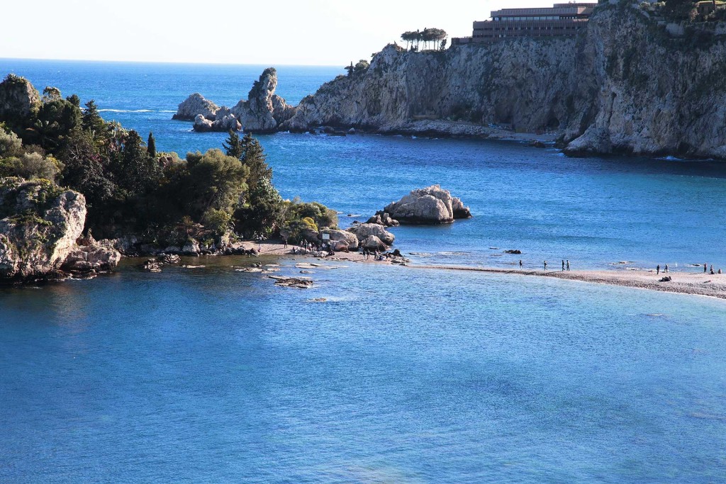 Sardinia Yacht Charter – Seductive Costa Smeralda