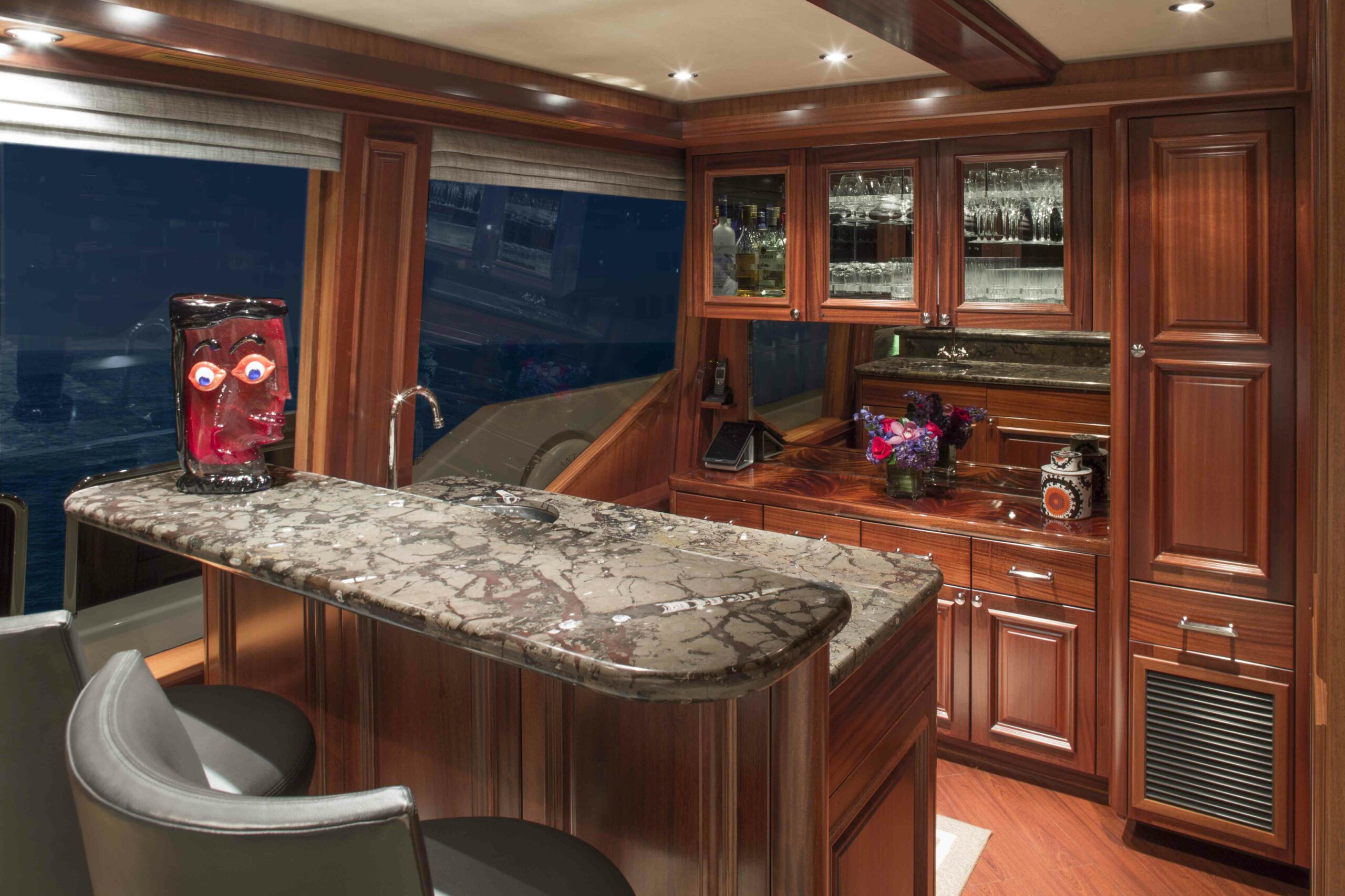 M/Y Antares yacht for sale, Bar.