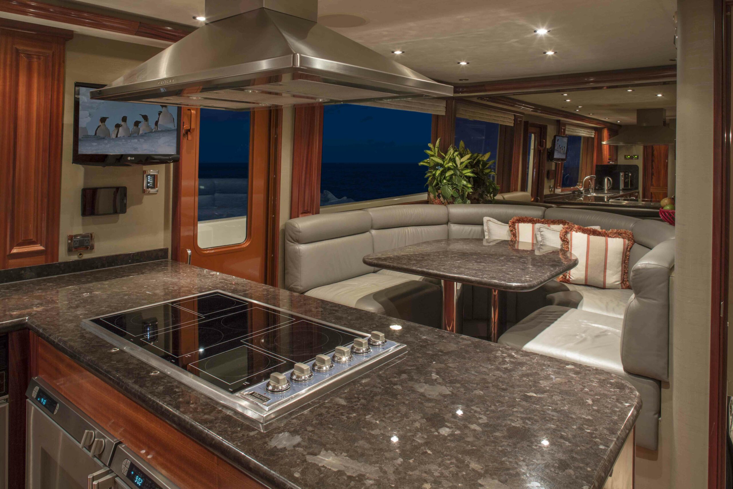 M/Y Antares yacht for sale, kitchen & salon