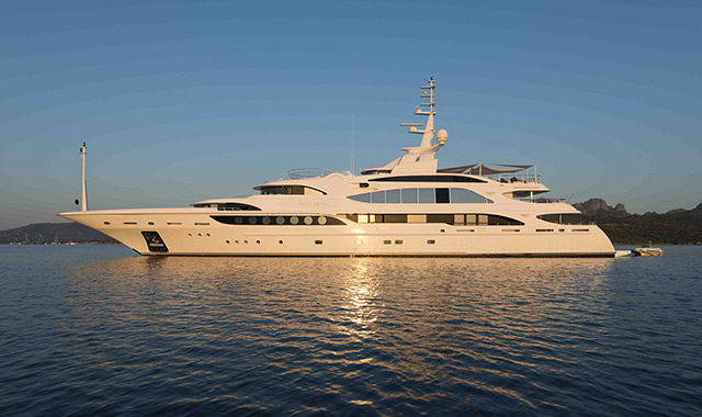 MineGames_yacht-for-charter