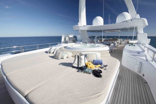 Sundeck Worth Avenue Yachts_152 Hakvoort_ALLEGRIA