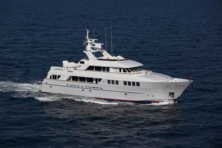 Immense Interior and Exterior Volume: MADCAP 114′ Newcastle Shipyards 2010
