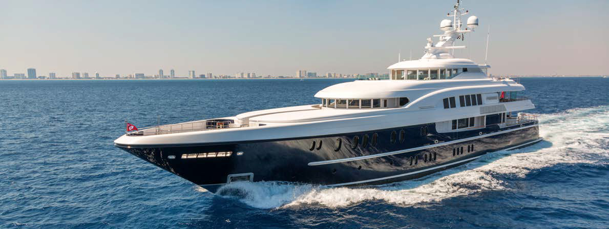 motor yacht podium owner