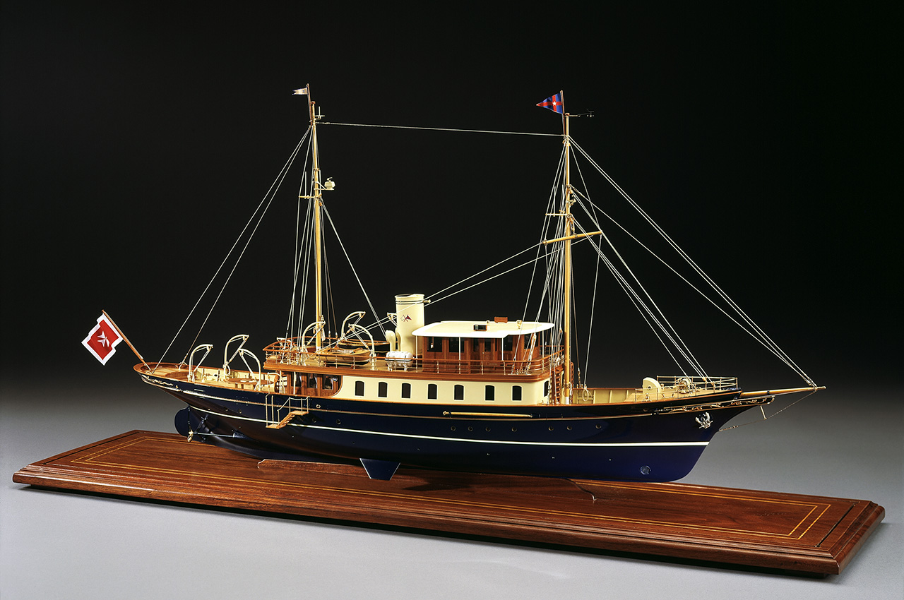 Yacht Model 