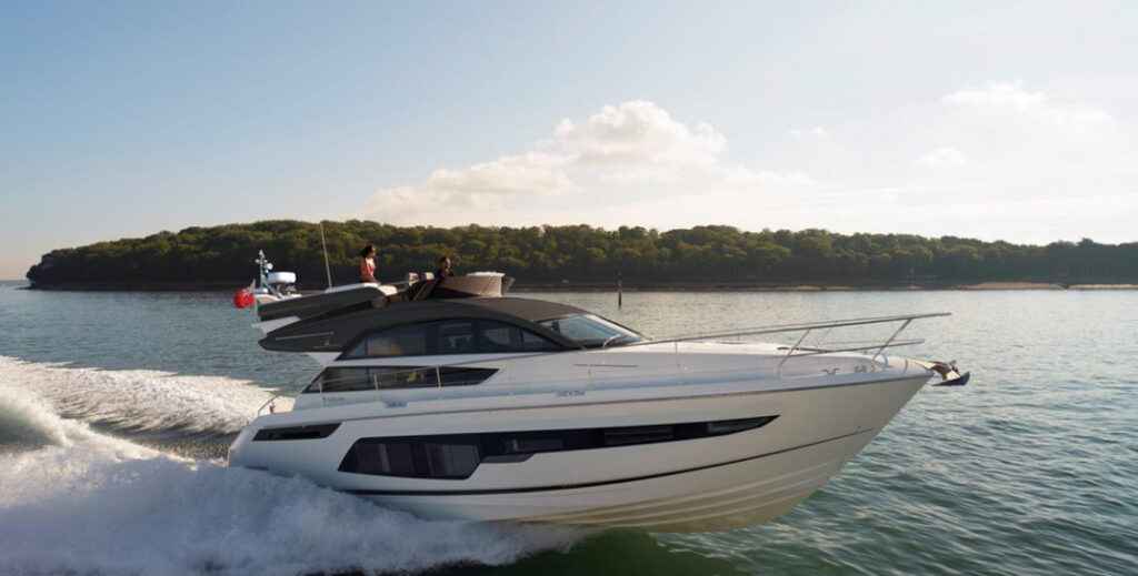 Profile of 50 FAIRLINE, a 50 foot Fairline yacht for sale.