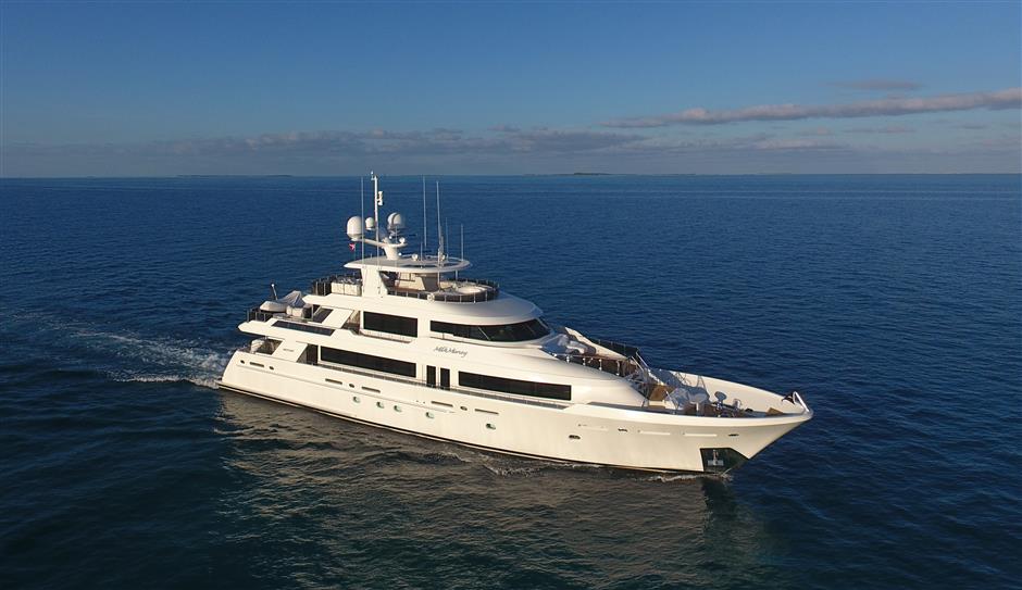 130' (39.62m) Westport Sold by Worth Avenue Yachts