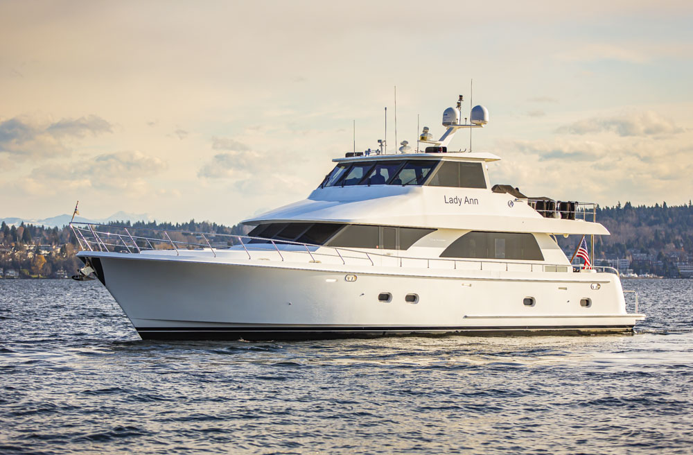 Ocean Alexander 100 Skylounge Worth Avenue Yachts Luxury Yacht