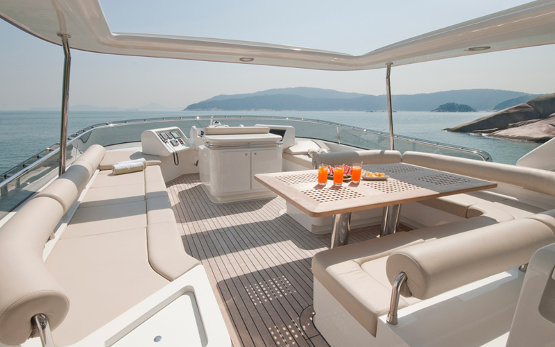 RED PEARL 100' MCP Yacht 2010 Flybridge