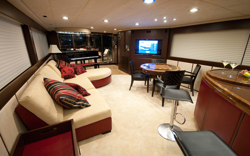RED PEARL 100' MCP Yacht 2010 Skylounge