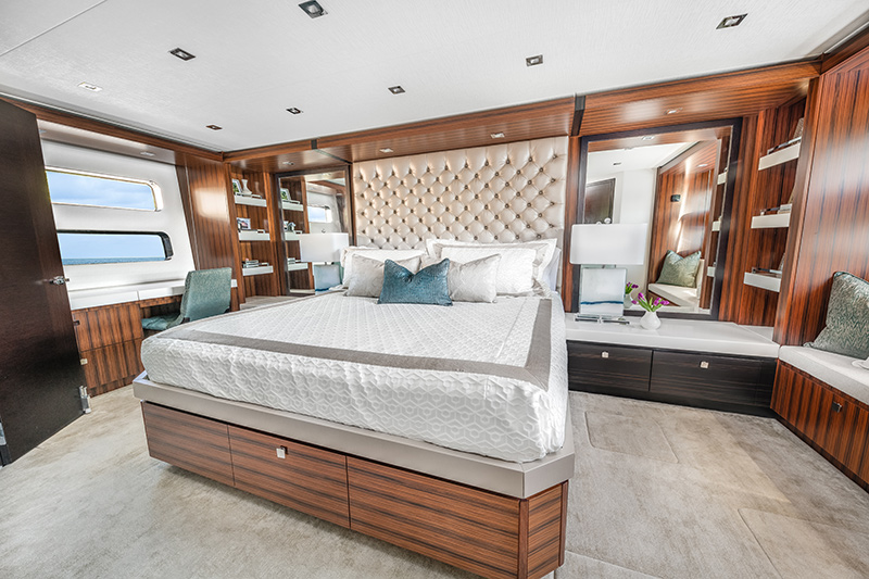 M75-Panacera-Hatteras-Yacht-for-sale