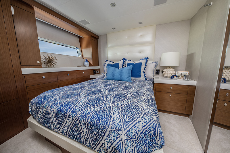 M75-Panacera-Hatteras-Yacht-for-sale