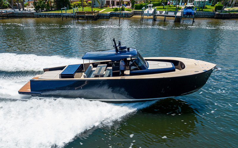 MERLIN 45' Alen profile shot