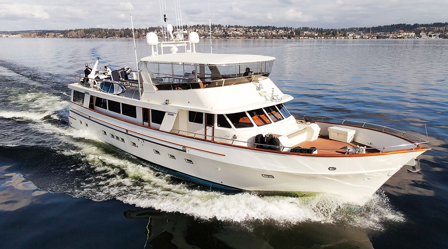 PACIFIC SHADOW II 82 Westport Profile