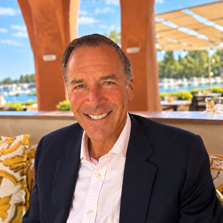 Headshot of Joe Dwyer, Luxury Yacht Broker with Worth Avenue Yachts.