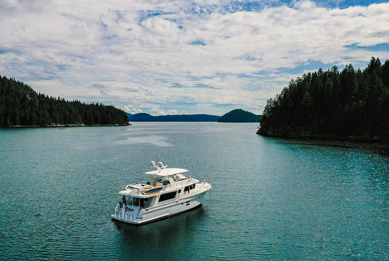 MAHALO 68-foot-hampton-endurance-658-yacht