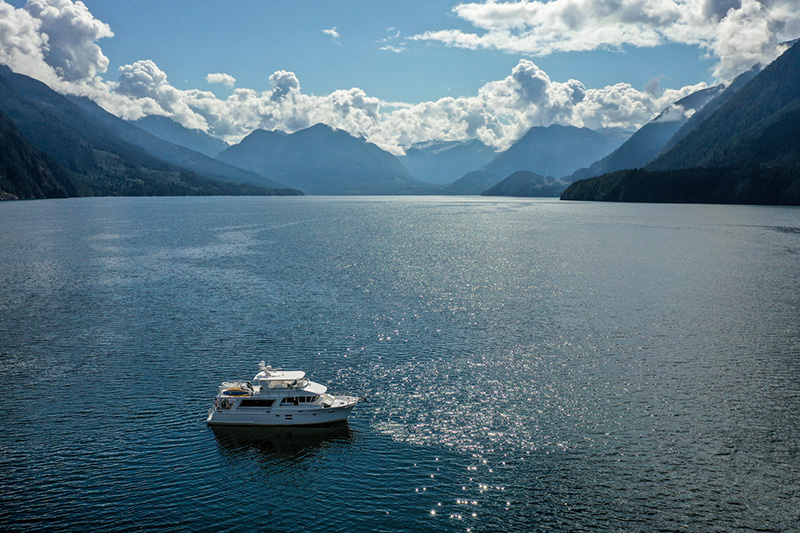 MAHALO 68-foot-hampton-endurance-658-yacht