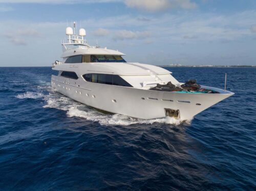 Profile of CUPCAKE 131 foot Westship yacht for charter