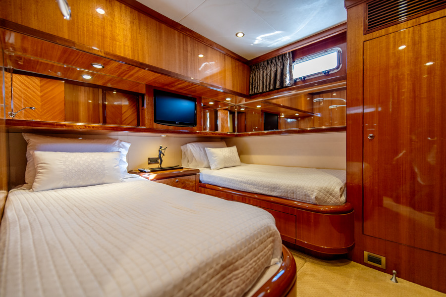 LODESTAR 78' Ocean Alexander 2011 Yacht Guest
