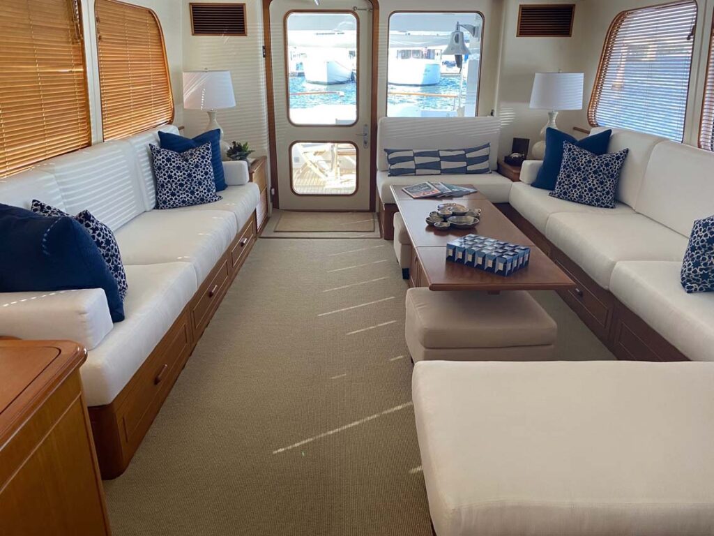 SEA BOLD 96' Custom Ray Hunt Design 2003-2020 main salon