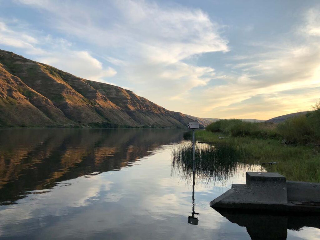 Columbia River Yacht Charter Scenery