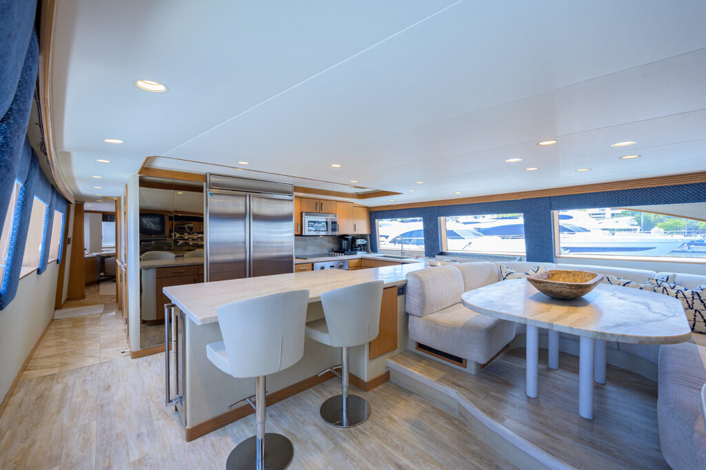 BETSY 98' Westport/Westbay 1998/2021 Galley