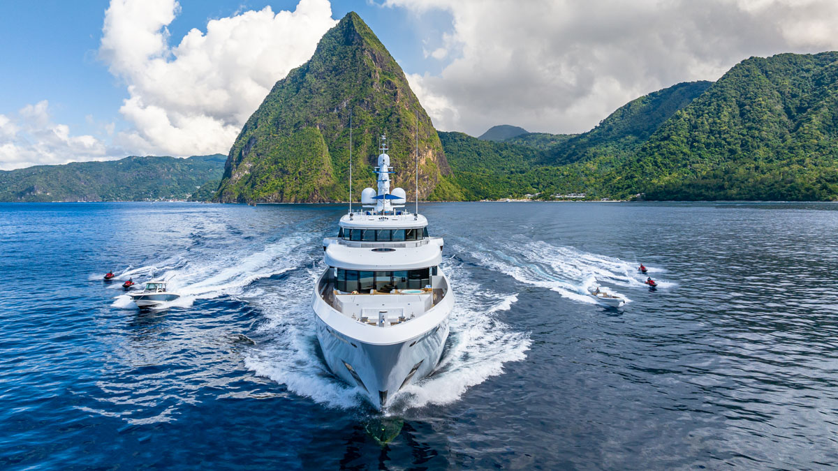 TOP FIVE II Royal Hakvoort for Charter.
