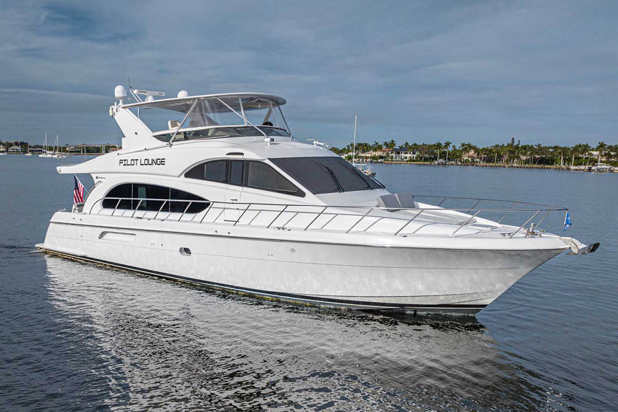 PILOT LOUNGE 64' Hatteras 2006 Profile