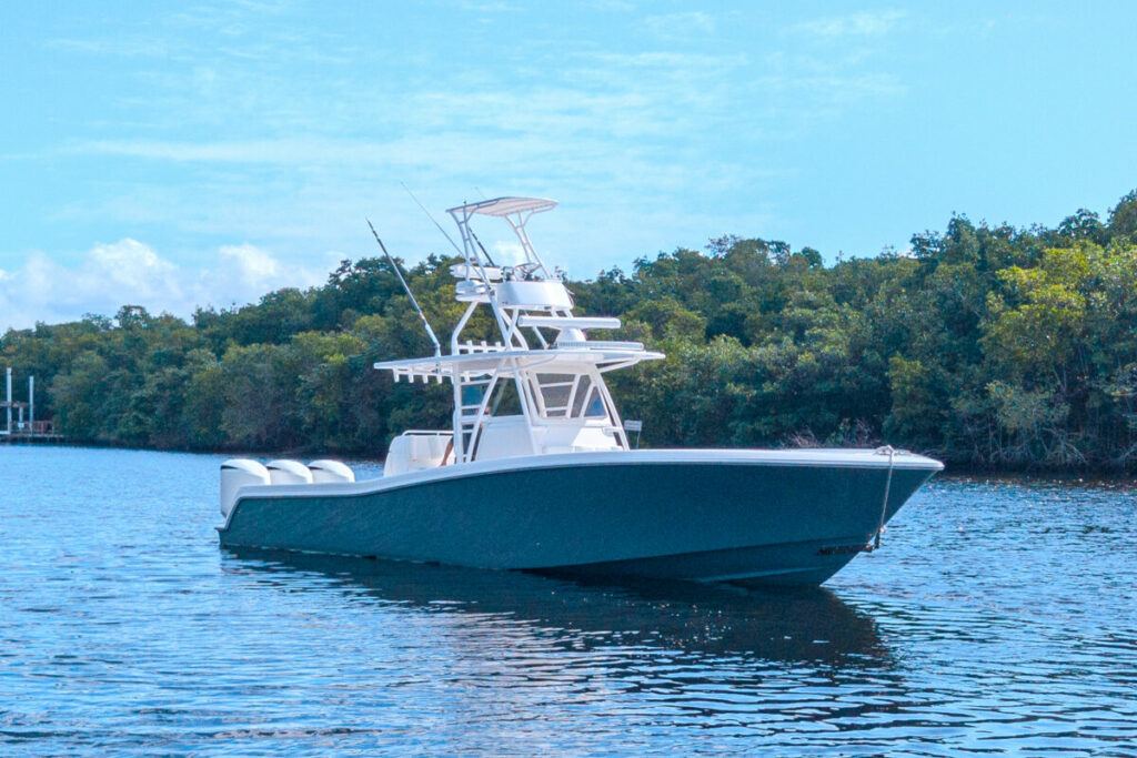 IN PURSUIT YACHT FOR SALE - 39′ INVINCIBLE
