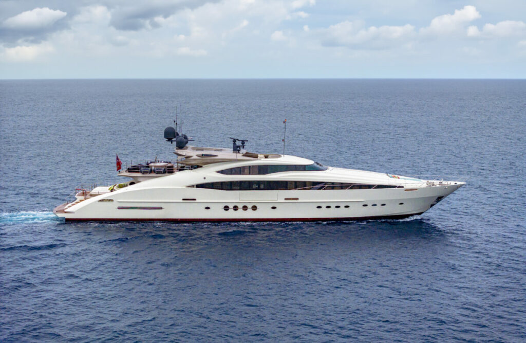 FOUR JACKS YACHT FOR SALE - 150′ PALMER JOHNSON