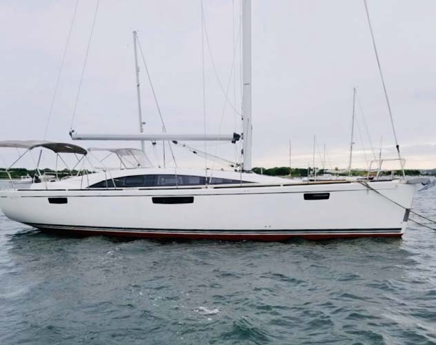 Profile of TWELFTH NIGHT, a 46 foot Bavaria yacht for sale.