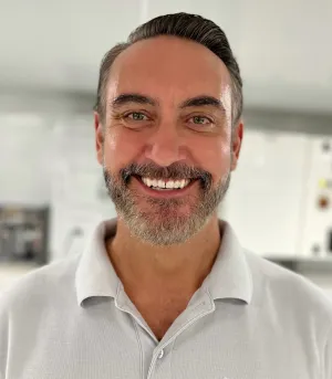 Headshot of Captain Paul of 85' Hatteras yacht for charter INDY.