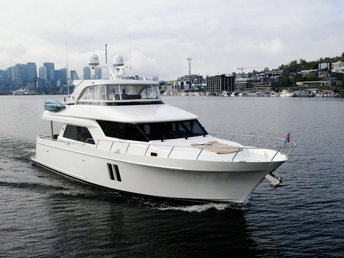 FOREVER INTREPID 72' (21.95m) Ocean Alexander 2016