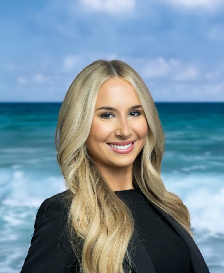 Headshot of Lauren Nesbitt, Charter Retail Assistant.