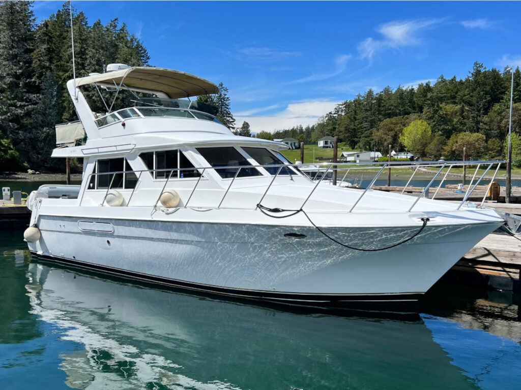 Profile of IRISH MIST 11, a 40′ Navigator 3900 Californian yacht for sale with twin Volvo diesels (285 hp) and 2 en-suite staterooms.