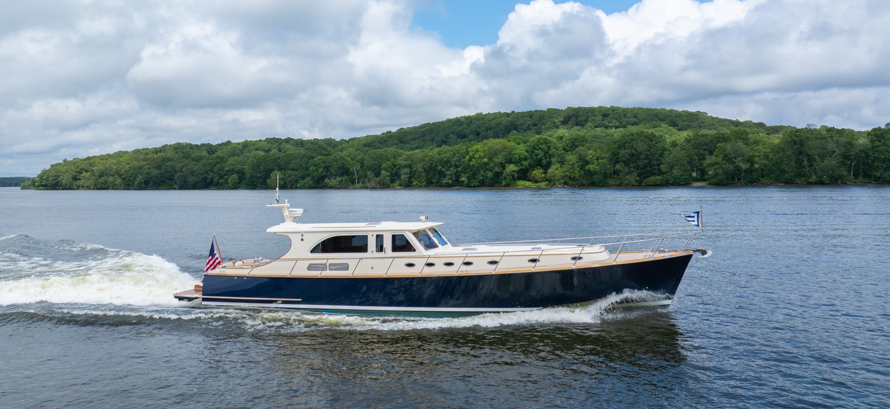 DREADNOUGHT 65' Vicem 2007 Starboard Profile.