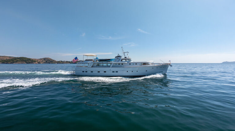 Profile of SOVEREIGN, a 100' Burger yacht for charter in the Dominican Republic.