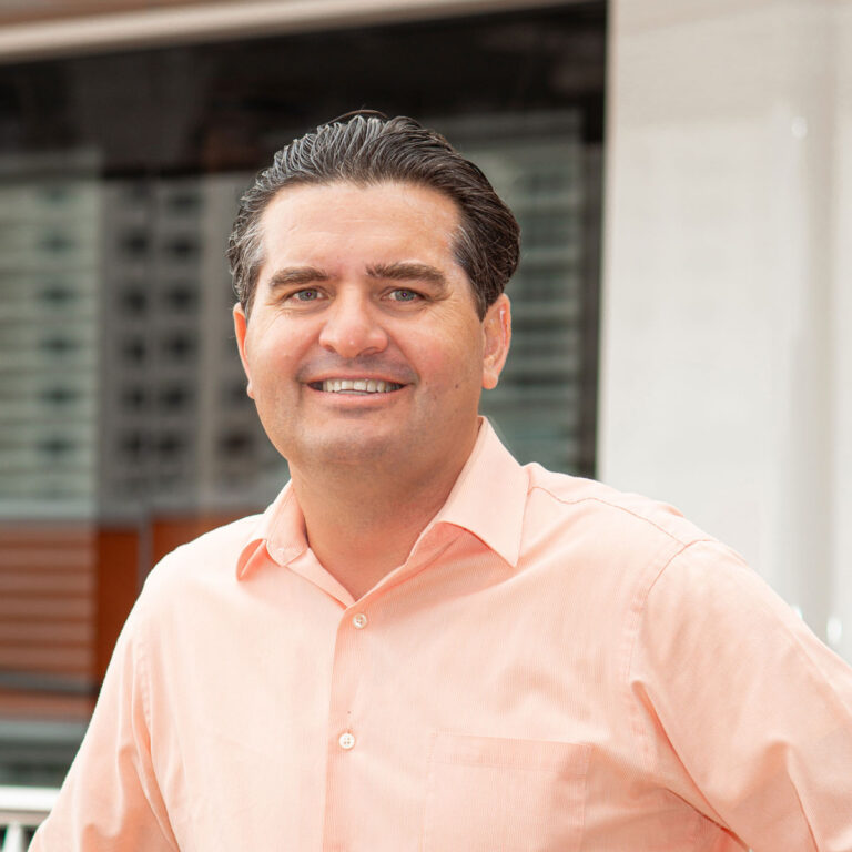 Headshot of Peter Kinn, Luxury Yacht Broker with Worth Avenue Yachts.