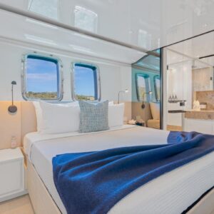 Guest stateroom of SWEET VIRGINIA, a 96′ Sanlorenzo yacht for charter in The Bahamas.