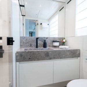 Guest stateroom ensuite of SWEET VIRGINIA, a 96′ Sanlorenzo yacht for charter in The Bahamas.