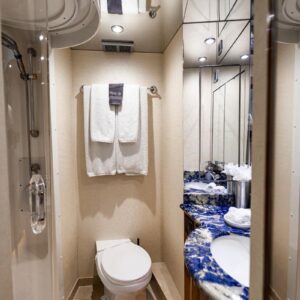 Guest ensuite of INDY, an 85 foot Hatteras yacht for charter in New England.
