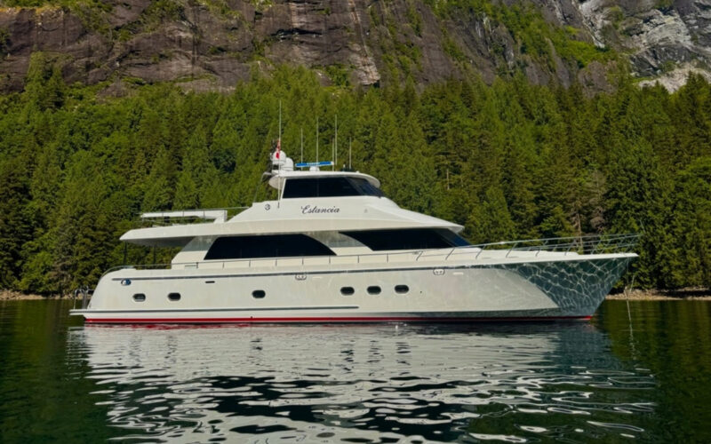 Profile of ESTANCIA, an Ocean Alexander yacht for sale.