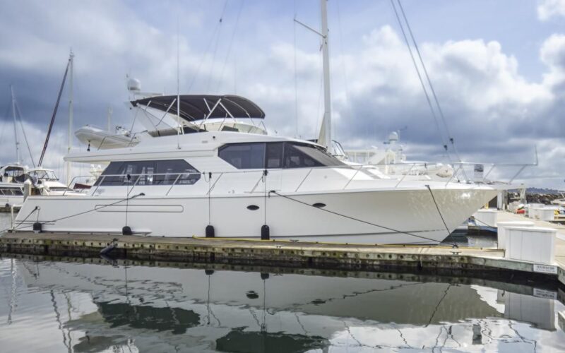 000 Profile_LEGEND 58' West Bay 2000