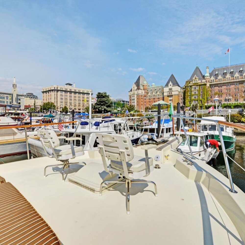 Bow of NORTHERN LIGHT, a 74 foot Hatteras yacht for charter in the Pacific Northwest.