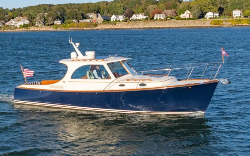 TIMELESS Hinckley 37 Picnic Boat MKIII