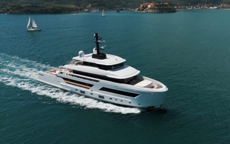 2_TOLEMAI-Sanlorenzo-44m-X-Space.jpg