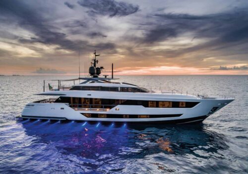 38-meter-CUSTOM-LINE-120'-for-sale