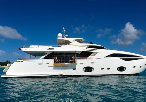 Bahamas-Charter-Yacht-AMORE-MIO-Exterior-39