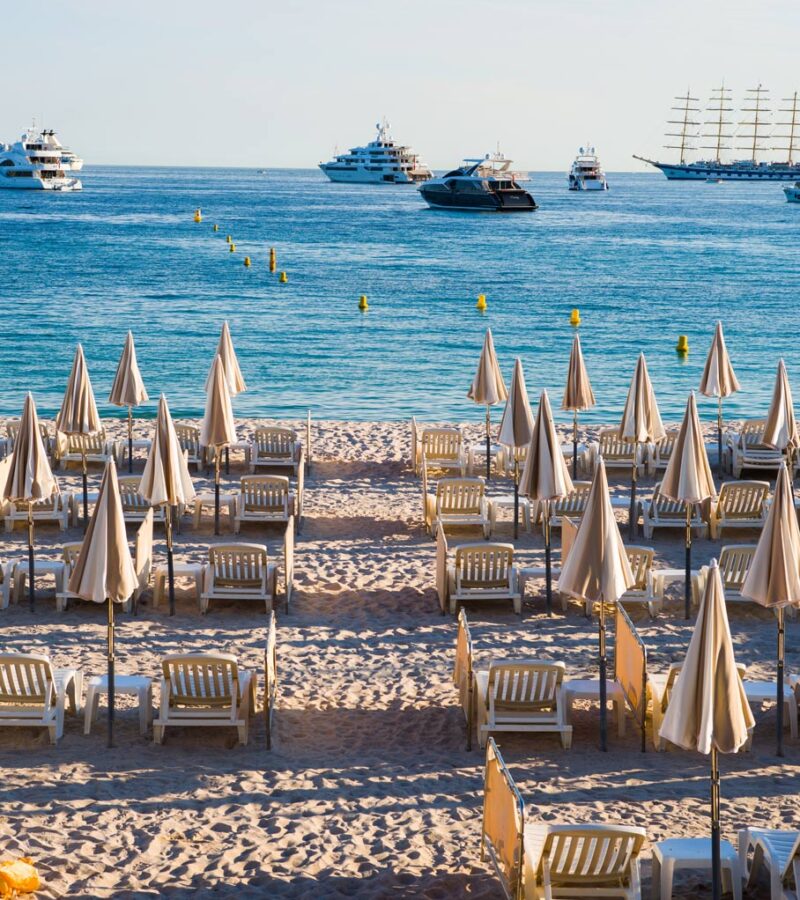 Cannes-beach-and-luxury-yacht-