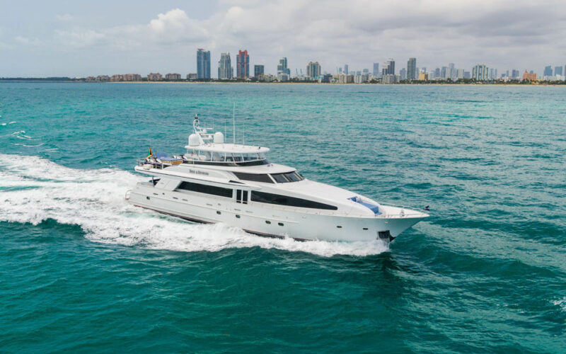 Running profile of RISK & REWARD, a 120 foot Crescent yacht for charter in the Bahamas.