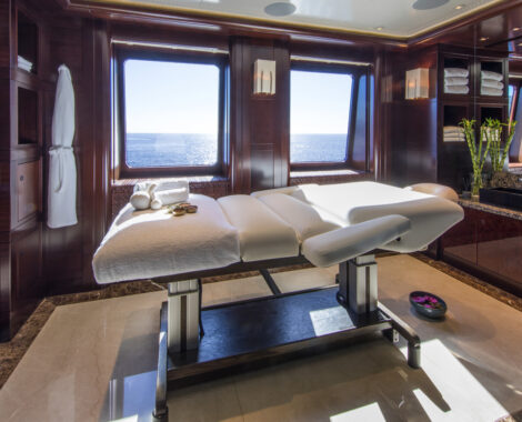 M/Y Eminence